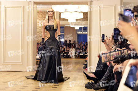 Namilia Fashion Show auf der Berlin Fashion Week S/S 2024