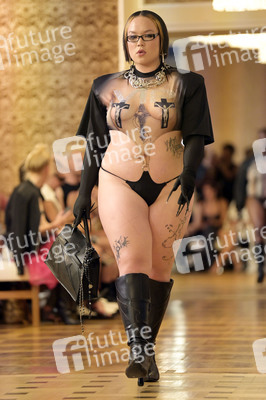 Namilia Fashion Show auf der Berlin Fashion Week S/S 2024
