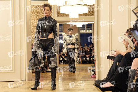 Namilia Fashion Show auf der Berlin Fashion Week S/S 2024