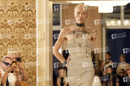 Namilia Fashion Show auf der Berlin Fashion Week S/S 2024