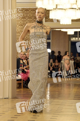 Namilia Fashion Show auf der Berlin Fashion Week S/S 2024