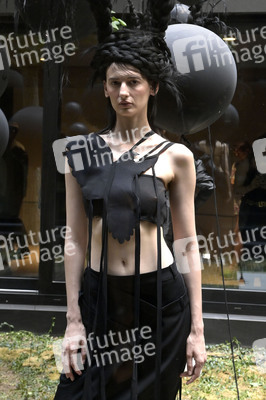 Esther Perbandt Fashion Show auf der Berlin Fashion Week S/S 2024