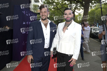 Jasmin Erbas Fashion Show auf der Berlin Fashion Week S/S 2024