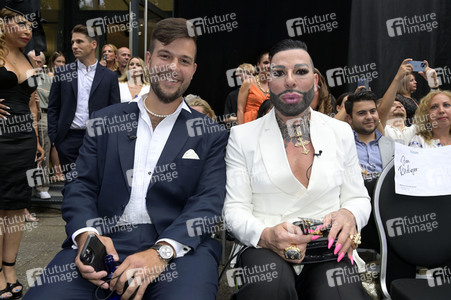 Jasmin Erbas Fashion Show auf der Berlin Fashion Week S/S 2024