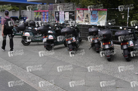 Symbolfoto blockierte Gehwege