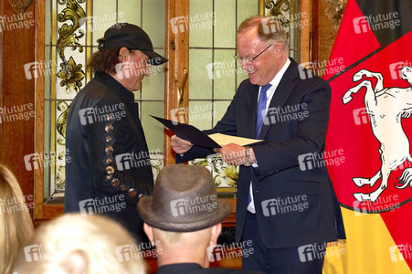 Großes Verdienstkreuz für die Scorpions in Hannover