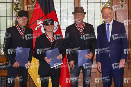Großes Verdienstkreuz für die Scorpions in Hannover