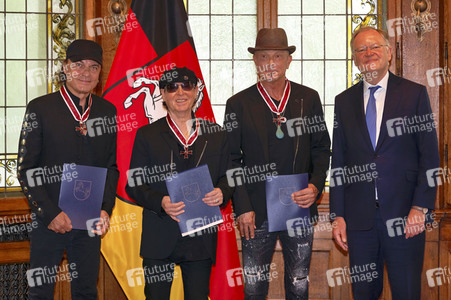 Großes Verdienstkreuz für die Scorpions in Hannover