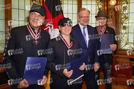 Großes Verdienstkreuz für die Scorpions in Hannover
