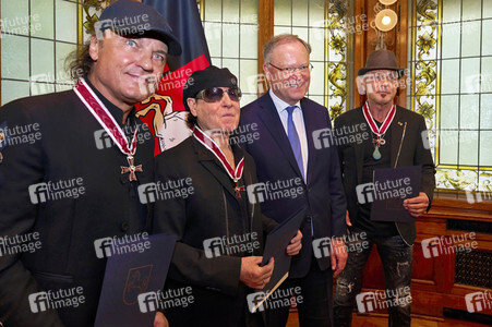 Großes Verdienstkreuz für die Scorpions in Hannover