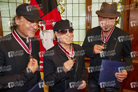 Großes Verdienstkreuz für die Scorpions in Hannover