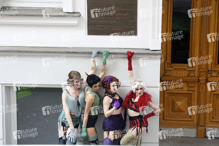 Historische Stadtrundfahrt mit dem Cast von 'Cabaret - Das Musical' in Berlin