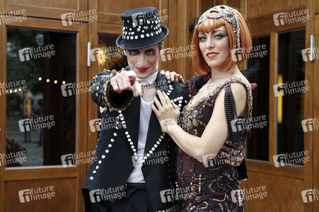 Historische Stadtrundfahrt mit dem Cast von 'Cabaret - Das Musical' in Berlin