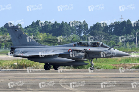 Ankunft von zwei Dassault Rafale in Shintomi