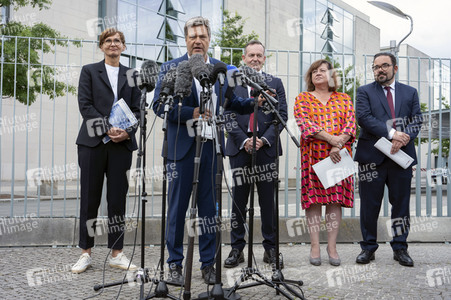 Pressestatement zum Kabinettsbeschluss zur Nationalen Wasserstoffstrategie in Berlin