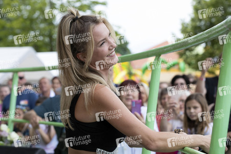 Sonia Liebing beim Sommer-, Sport- und Parkfest 2023 in Kreba-Neudorf