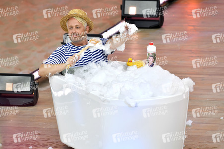 TV-Show 'Die große Schlagerstrandparty 2023 - wir feiern die 80er!' in Gelsenkirchen