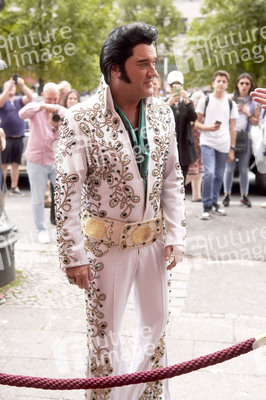 Präsentation der restaurierten Wachsfigur von Elvis Presley in Berlin