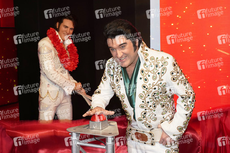Präsentation der restaurierten Wachsfigur von Elvis Presley in Berlin