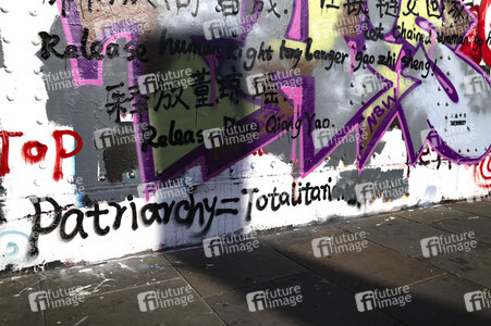 Graffiti-Krieg wegen China-Slogans in London