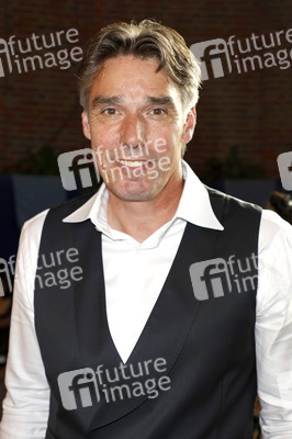Vernissage 'Beyond Fame - Die Kunst der Stars' in Düsseldorf