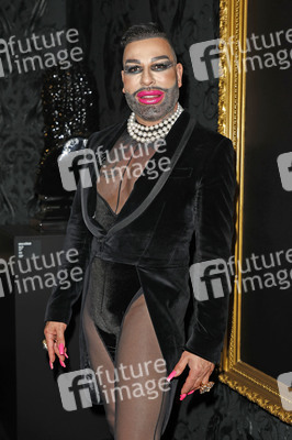 Vernissage 'Beyond Fame - Die Kunst der Stars' in Düsseldorf