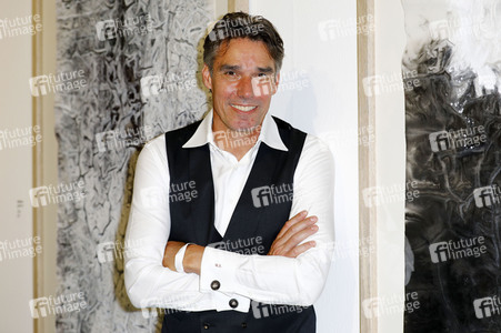 Vernissage 'Beyond Fame - Die Kunst der Stars' in Düsseldorf
