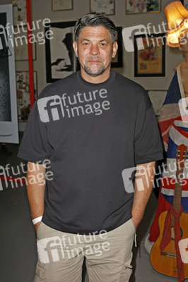 Vernissage 'Beyond Fame - Die Kunst der Stars' in Düsseldorf