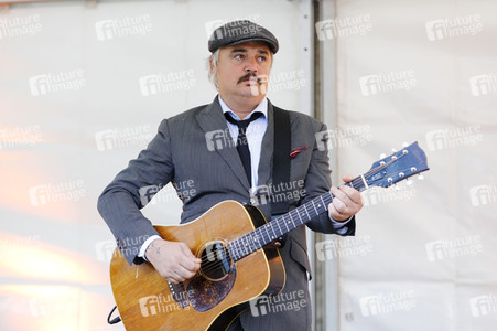 Vernissage 'Beyond Fame - Die Kunst der Stars' in Düsseldorf