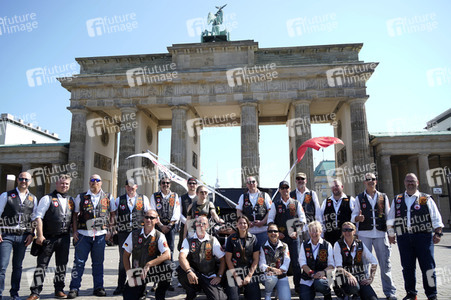 Kundgebung und Demofahrt ders  Red Knights MC Berlin