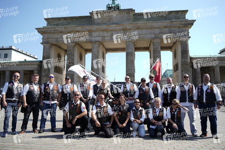 Kundgebung und Demofahrt ders  Red Knights MC Berlin