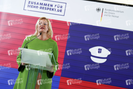 Start der Kampagne 'Zusammen für mehr Respekt' in Berlin