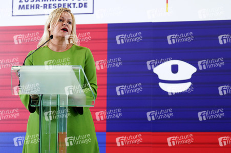 Start der Kampagne 'Zusammen für mehr Respekt' in Berlin