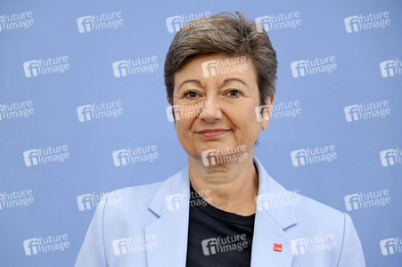 Bundespressekonferenz Umfrage Pflegekosten in Berlin