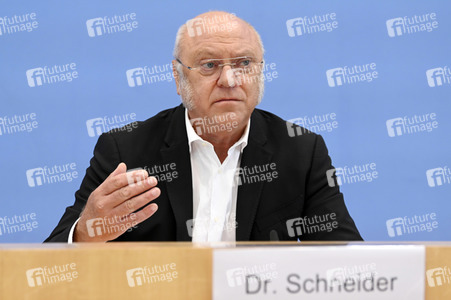 Bundespressekonferenz Umfrage Pflegekosten in Berlin