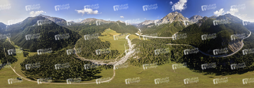 Symbolfoto Alpenpass
