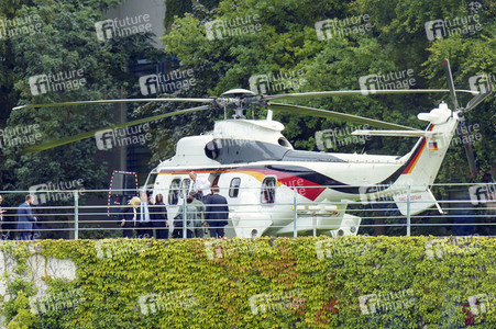 Ankunft von Olaf Scholz mit dem Hubschrauber in Berlin
