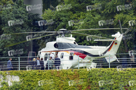 Ankunft von Olaf Scholz mit dem Hubschrauber in Berlin