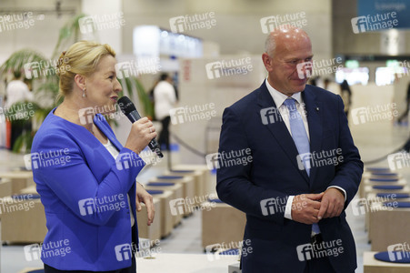 Kai Wegner und Franziska Giffey beim Eröffnungsrundgang auf der IFA 2023 in Berlin