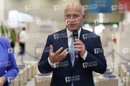 Kai Wegner und Franziska Giffey beim Eröffnungsrundgang auf der IFA 2023 in Berlin