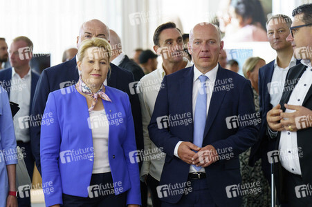 Kai Wegner und Franziska Giffey beim Eröffnungsrundgang auf der IFA 2023 in Berlin