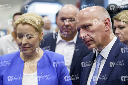 Kai Wegner und Franziska Giffey beim Eröffnungsrundgang auf der IFA 2023 in Berlin
