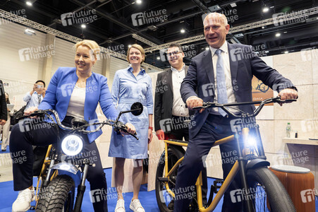 Kai Wegner und Franziska Giffey beim Eröffnungsrundgang auf der IFA 2023 in Berlin