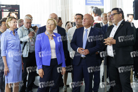 Kai Wegner und Franziska Giffey beim Eröffnungsrundgang auf der IFA 2023 in Berlin