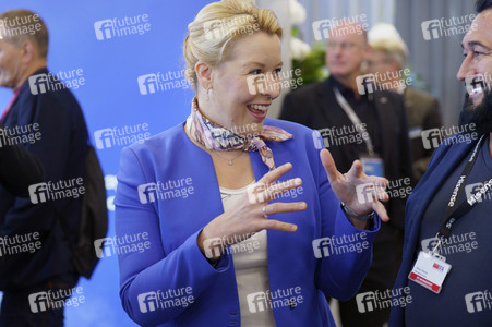 Kai Wegner und Franziska Giffey beim Eröffnungsrundgang auf der IFA 2023 in Berlin