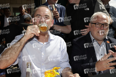 Hubert Aiwanger bei einer Wahlkampfveranstaltung der Freien Wähler Hessen in Wetter