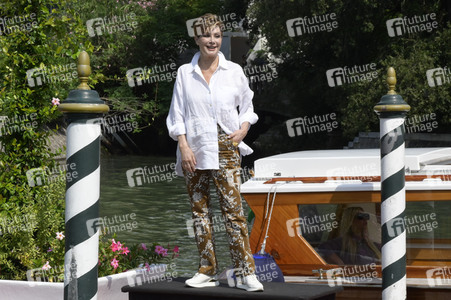 Ankunft von Edwige Fenech am Hotel Excelsior, Internationale Filmfestspiele von Venedig 2023