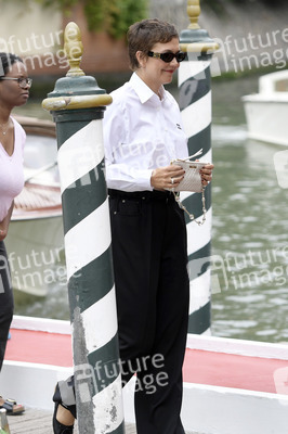 Ankunft von Maggie Gyllenhaal am Hotel Excelsior, Internationale Filmfestspiele von Venedig 2023