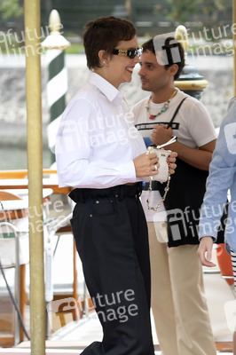 Ankunft von Maggie Gyllenhaal am Hotel Excelsior, Internationale Filmfestspiele von Venedig 2023