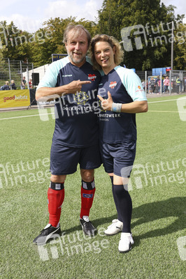Benefiz-Fußballspiel 'Kicken mit Herz' 2023 in Hamburg